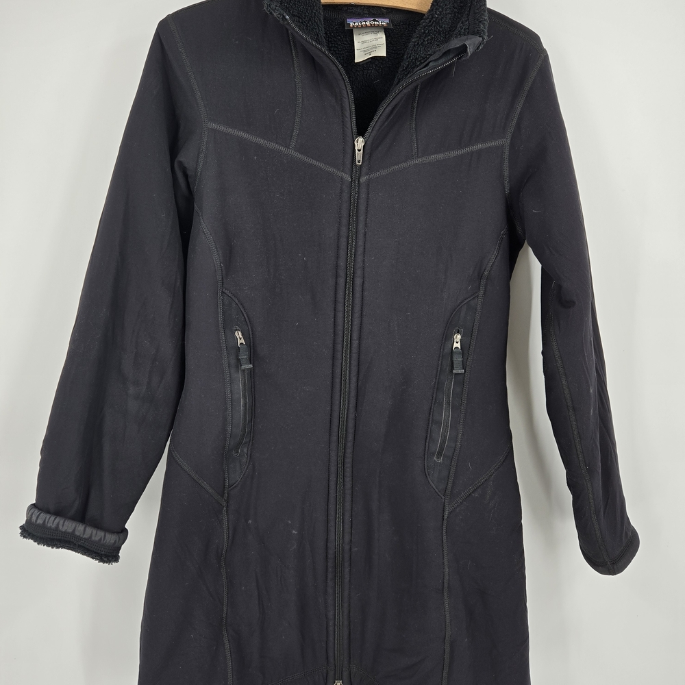 Women's Black Long Coat Patagonia Small Fleece Lining
